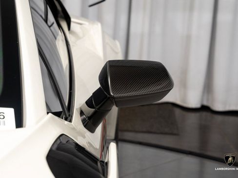 Used 2023 Lamborghini Huracan STO image 13