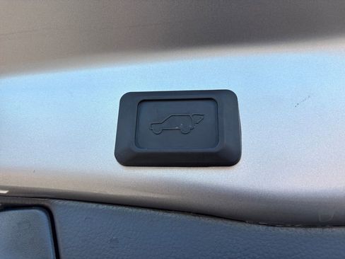 Used 2023 Toyota RAV4 XLE image 11