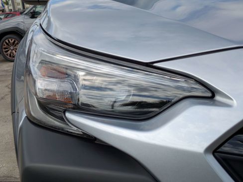 Certified 2025 Subaru Outback Onyx Edition w/ Popular Package #2 image 10