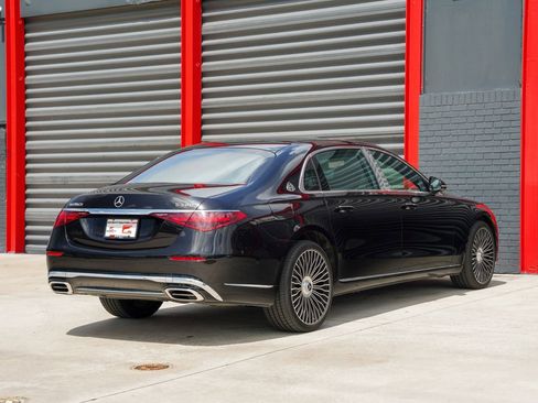 Used 2024 Mercedes-Benz Maybach S 580 4MATIC w/ Manufaktur Leather Package image 5