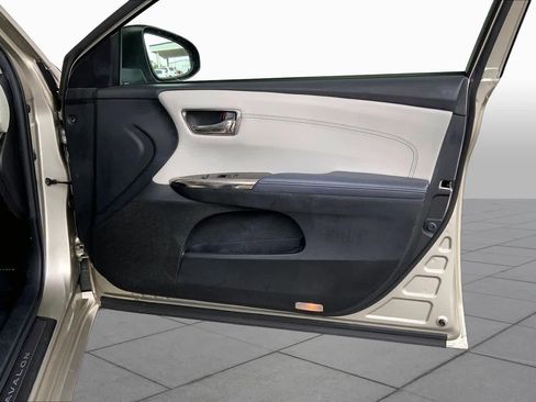 Used 2014 Toyota Avalon Limited w/ Technology Package FWD image 23