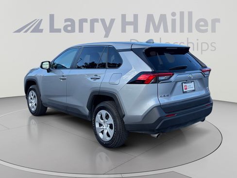 Used 2025 Toyota RAV4 LE AWD/4WD image 3