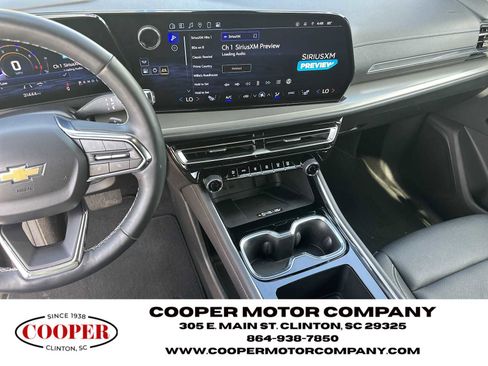 Used 2025 Chevrolet Traverse LT AWD/4WD image 24