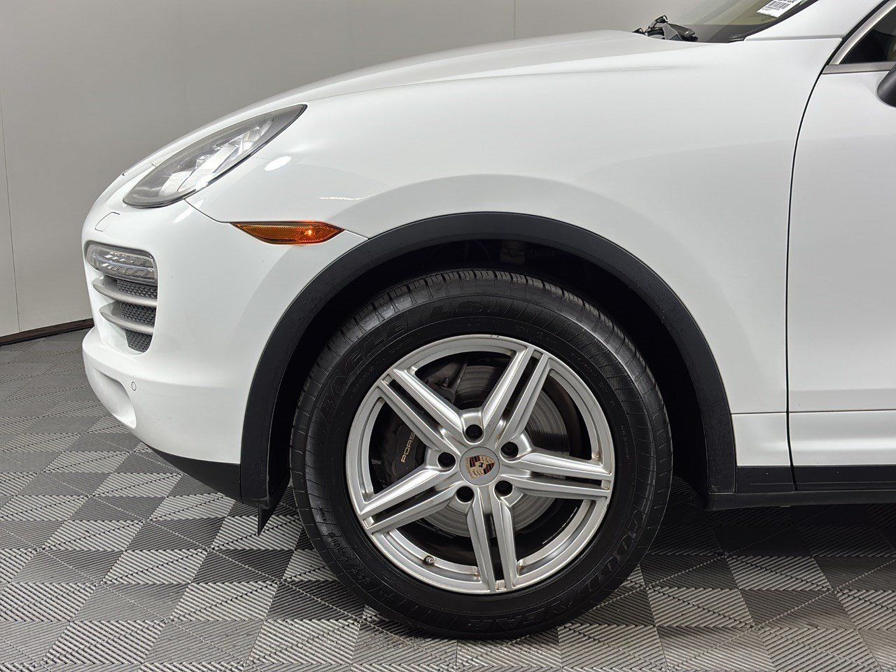 Used 2014 Porsche Cayenne Platinum Edition AWD/4WD image 13