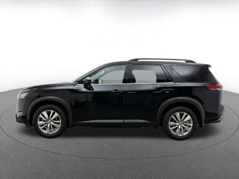 Used 2025 Nissan Pathfinder SV FWD image 4