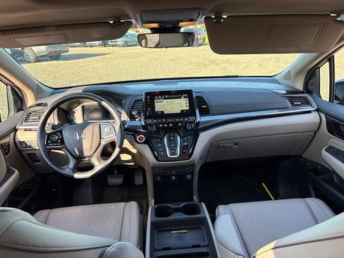 Used 2024 Honda Odyssey Elite image 21