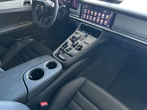 Used 2022 Porsche Panamera Turbo S image 18