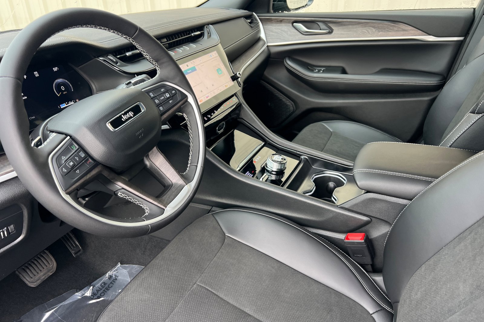 New 2026 Jeep Grand Cherokee Altitude AWD/4WD image 11