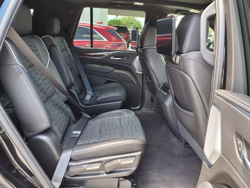 Certified 2023 Cadillac Escalade Sport Platinum w/ LPO, ONYX Package AWD/4WD image 13