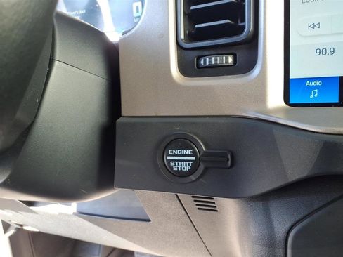 Used 2025 Ford Bronco Outer Banks w/ Sasquatch Package image 9