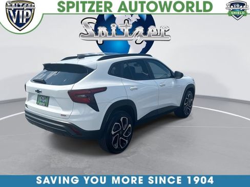 Used 2025 Chevrolet Trax RS FWD image 9