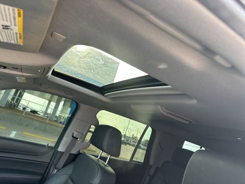 Used 2017 Chevrolet Tahoe LT w/ LT Signature Package image 3