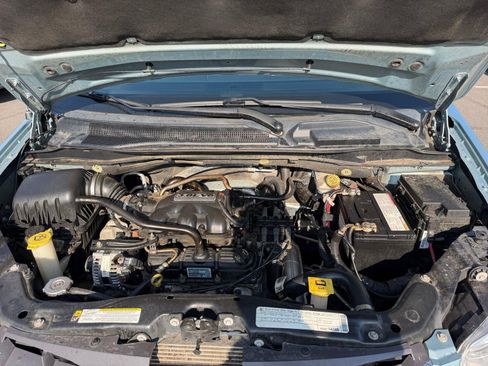 Used 2010 Chrysler Town & Country Touring FWD image 22