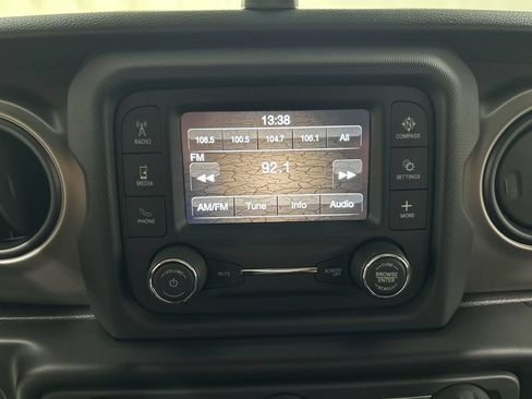 Used 2021 Jeep Wrangler Sport AWD/4WD image 14