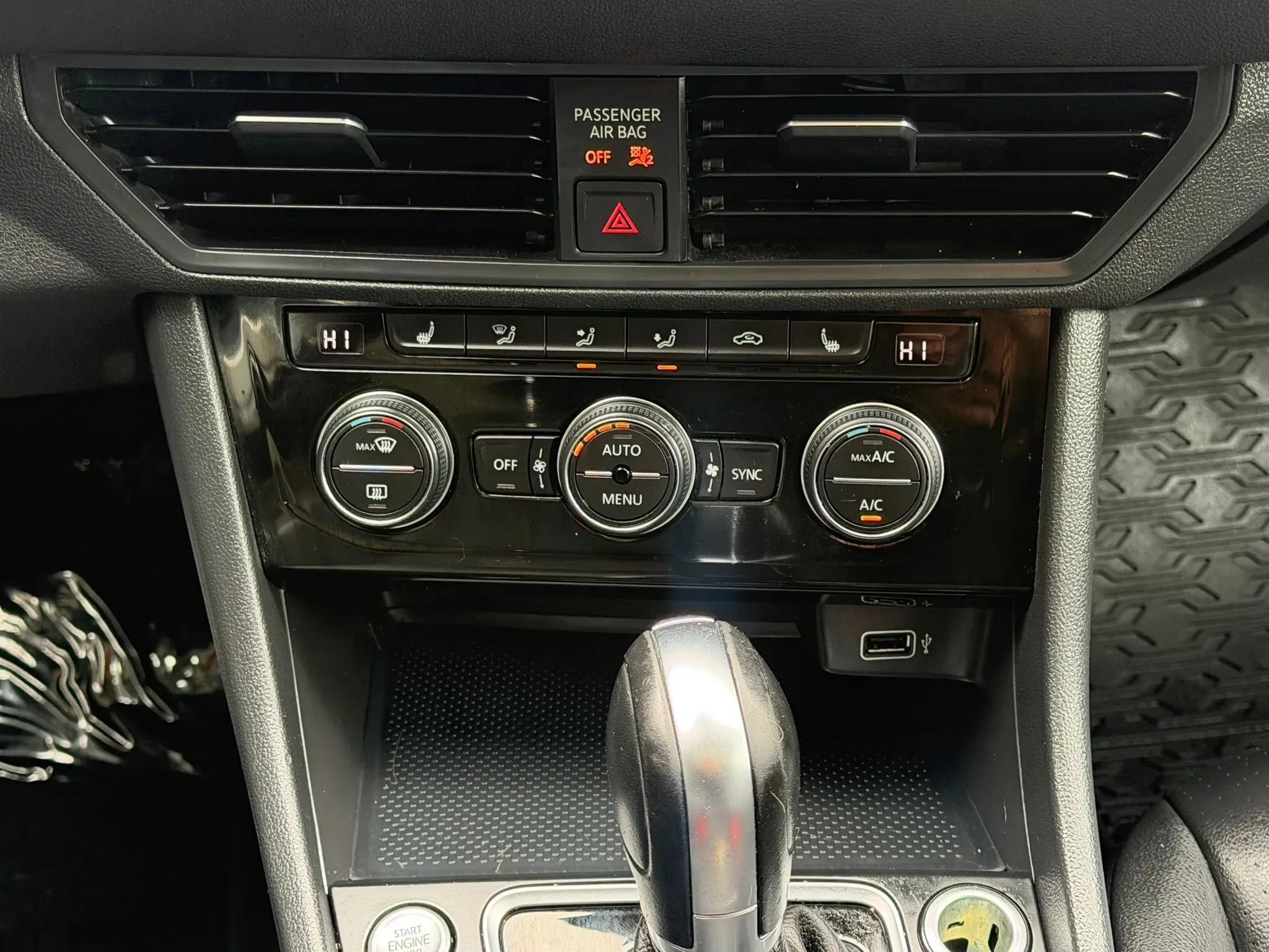 Used 2019 Volkswagen Jetta SEL FWD image 21