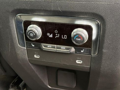 Used 2024 GMC Yukon AT4 AWD/4WD image 14