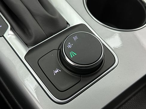 Used 2025 Chevrolet Blazer LT image 19