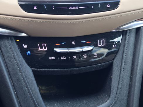 Used 2019 Cadillac XT5 Platinum image 30