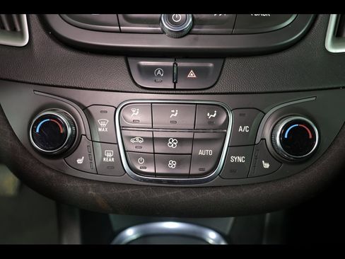 Used 2022 Chevrolet Malibu LT image 9