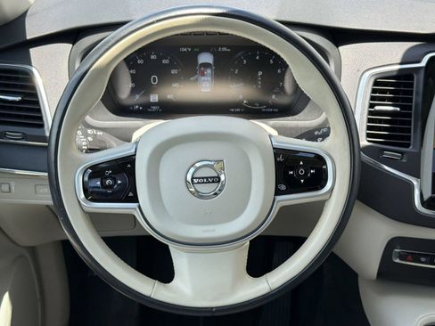 Used 2020 Volvo XC90 T6 Momentum AWD/4WD image 10