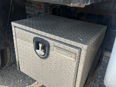 Used 2014 Ford F550 4x4 Regular Cab Super Duty image 14