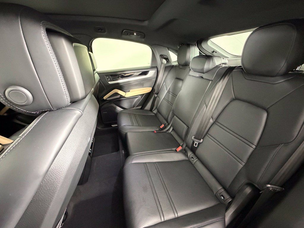 Certified 2024 Porsche Cayenne S AWD/4WD image 42