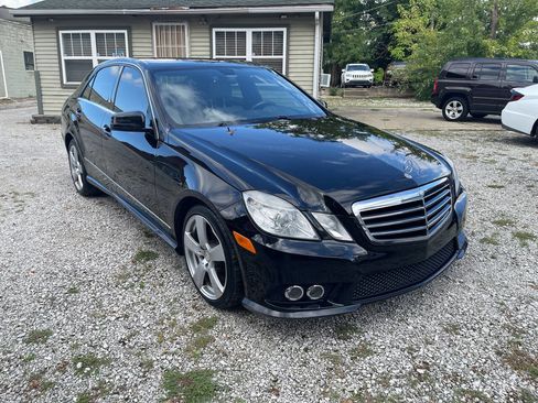 Used 2010 Mercedes-Benz E 350 4MATIC Sedan image 2