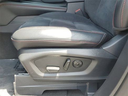 Used 2025 Ford Explorer ST image 13