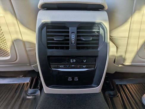 Used 2022 BMW 330i Sedan w/ Driving Assistance Package image 19