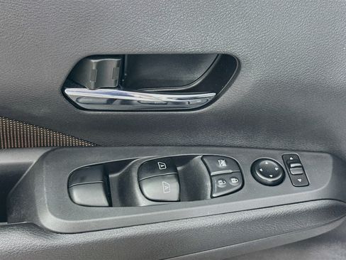 Used 2024 Nissan Kicks SR FWD image 15