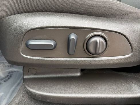 Used 2025 Chevrolet Blazer LT image 25