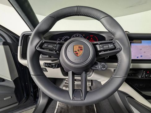 New 2026 Porsche Cayenne GTS image 38
