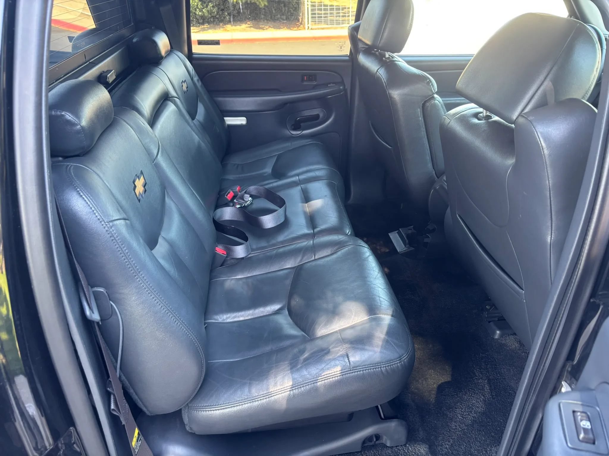Used 2002 Chevrolet Avalanche 2500 w/ Convenience Pkg AWD/4WD image 15