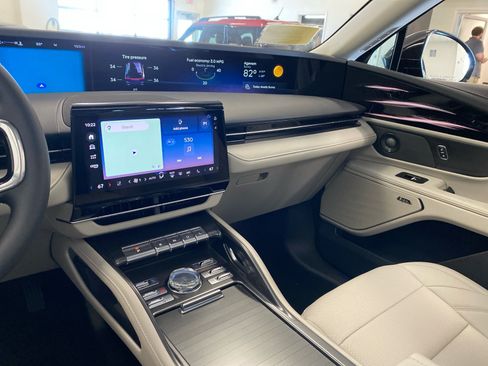 New 2026 Lincoln Nautilus Premier w/ Equipment Group 102A AWD/4WD image 12
