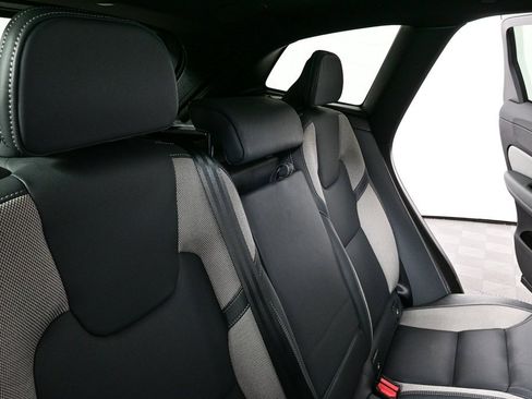 Used 2022 Volvo XC60 T8 R-Design w/ Advanced Package image 21