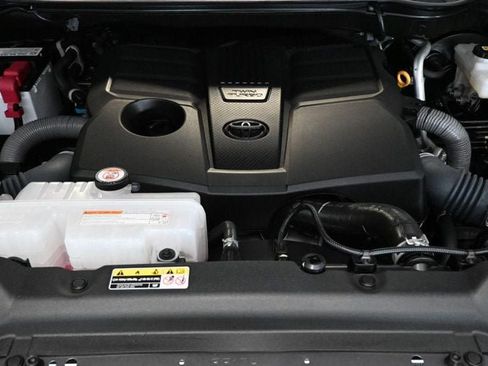 Used 2025 Toyota Tundra SR5 AWD/4WD image 23