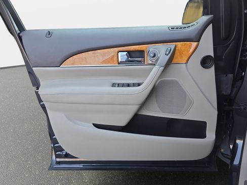 Used 2014 Lincoln MKX AWD w/ Equipment Group 102A image 28