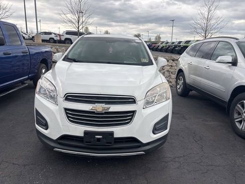 Used 2016 Chevrolet Trax LT w/ LT Convenience Package image 2