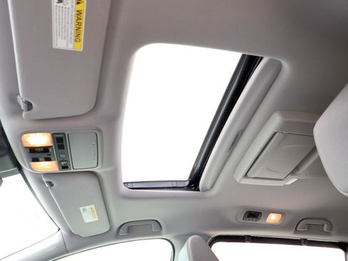 Used 2018 Honda Odyssey Elite image 25