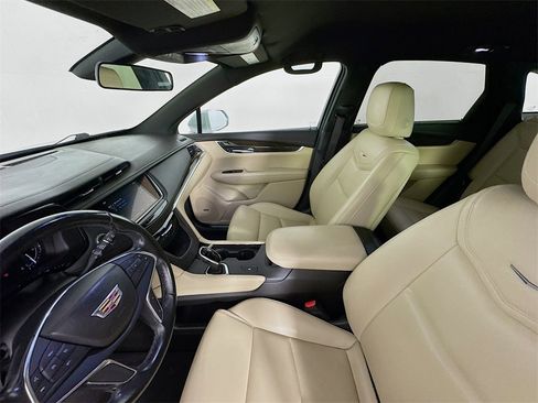 Used 2019 Cadillac XT5 FWD image 21