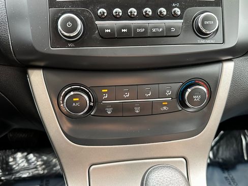 Used 2015 Nissan Sentra S image 27