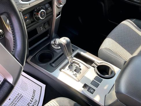 Used 2015 Toyota 4Runner SR5 AWD/4WD image 21
