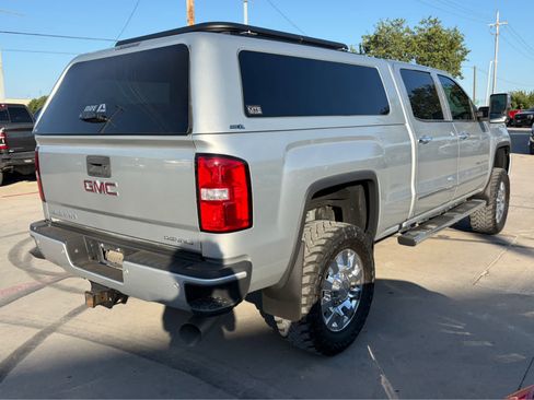 Used 2017 GMC Sierra 2500 Denali w/ Duramax Plus Package AWD/4WD image 3