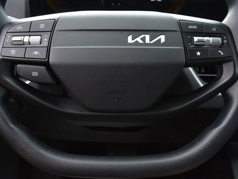Used 2025 Kia K4 FWD image 27