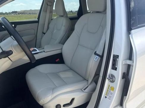 Used 2024 Volvo XC60 B5 Core w/ Protection Package Premier AWD/4WD image 12