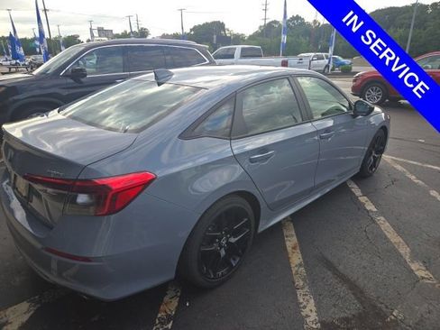 Used 2023 Honda Civic Sport image 4