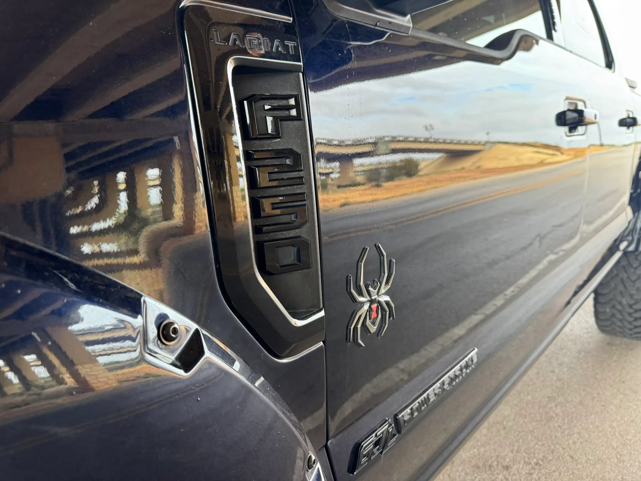 Used 2021 Ford F250 Lariat w/ Lariat Ultimate Package AWD/4WD image 11