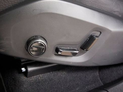 Used 2024 Volvo XC60 T8 Plus AWD/4WD image 11