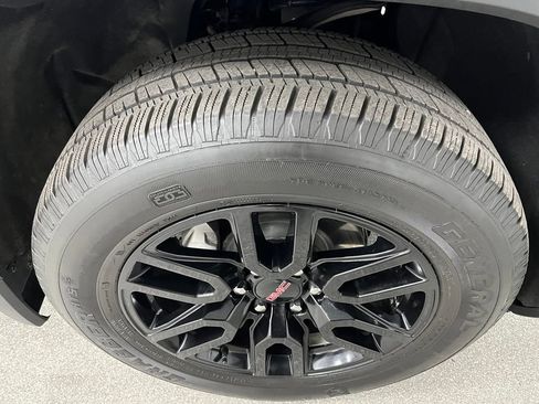 Used 2024 GMC Sierra 1500 Elevation AWD/4WD image 18