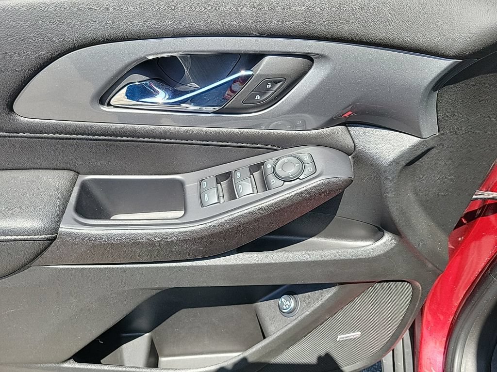 Used 2023 Chevrolet Traverse LT w/ LT Premium Package AWD/4WD image 12